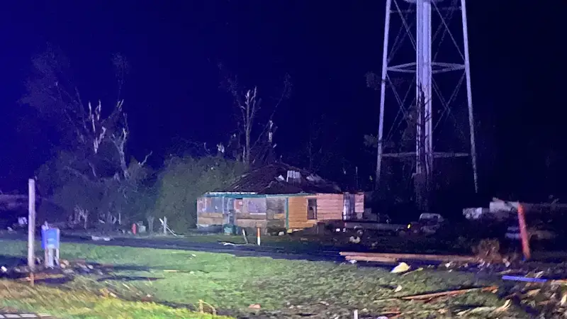 Le tempeste che generano tornado lasciano un tragico bilancio di 11 morti in Mississippi