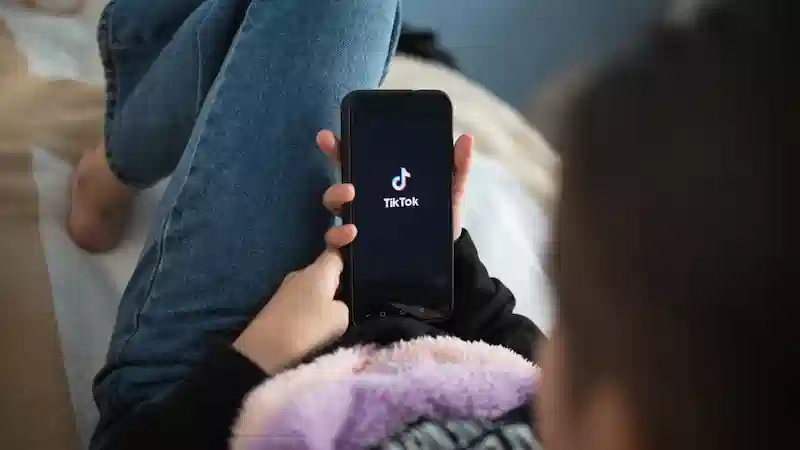 Australia prohibits the use of TikTok on federal government devices due to security concerns