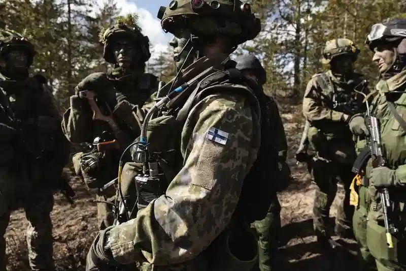 Finlandia zostanie członkiem NATO w miarę rozszerzania się sojuszu na północ. 