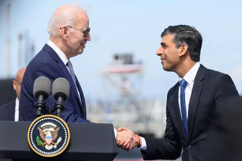 Il Regno Unito spera di riavviare i negoziati commerciali con gli Stati Uniti durante la visita di Biden in Irlanda