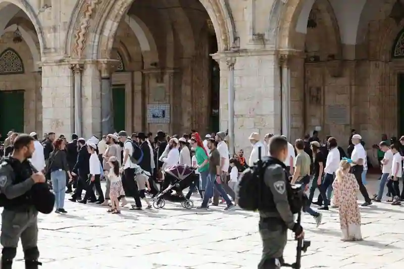 Napięcia wokół sanktuarium w Jerozolimie narastają po atakach rakietowych z Syrii. 