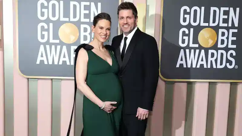 Due gemelli sono nati da Hilary Swank. 