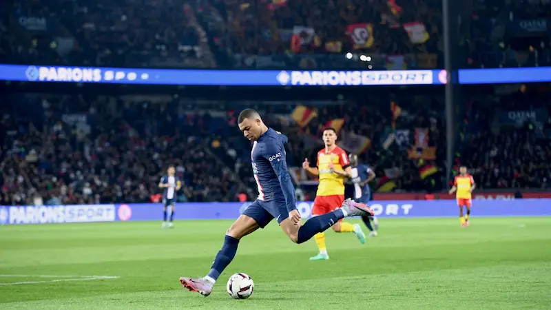 Kylian Mbappé supera o recorde de todos os tempos da Ligue 1 pelo Paris Saint-Germain