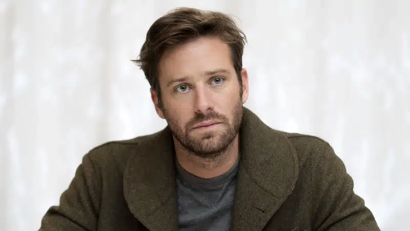 A promotoria distrital de Los Angeles está revisando as alegações de agressão sexual contra o ator Armie Hammer. 