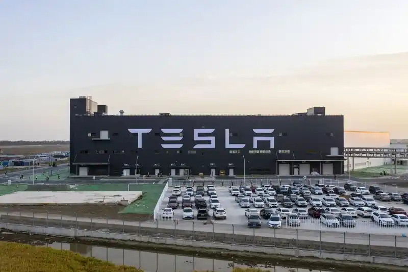 Tesla'nın Şanghay fabrikası 