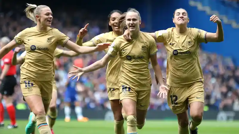 บันทึกการชมของผู้ชมในขณะที่บาร์เซโลน่าเฉือนเอาชนะเชลซี 1-0 ในเกมแชมเปียนส์ลีกหญิงรอบรองชนะเลิศ 