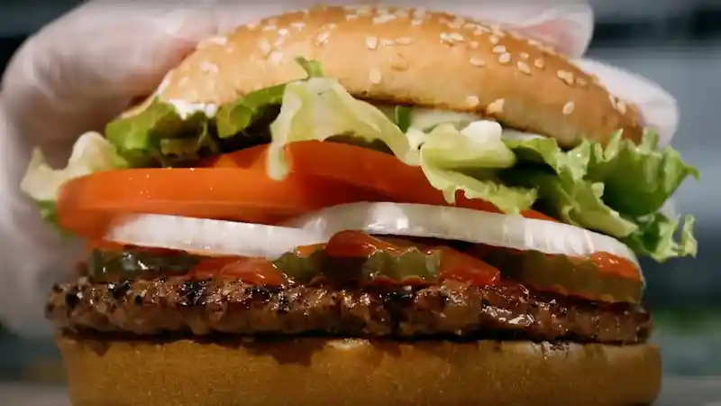 バーガーキングのワッパー: マクドナルドをしのぐ究極の武器。 