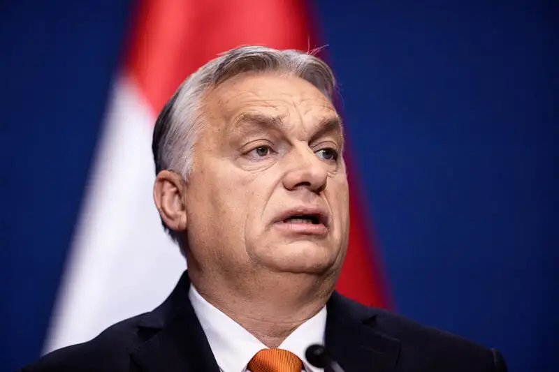 Węgierski prezydent blokuje ustawę wymagającą zgłaszania rodzin tej samej płci
