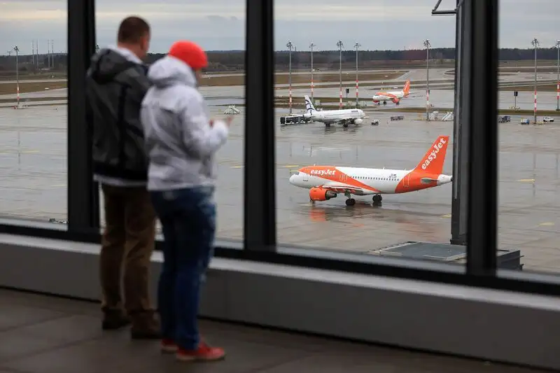 Am Montag droht dem Berliner Flughafen ein Streik, weil die Gewerkschaft höhere Löhne fordert. 