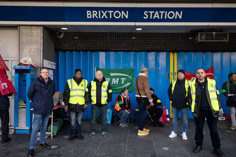 Tube Strikes in London Could Extend Through the End of November