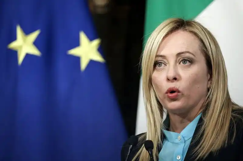 La Camera dei Deputati approva il piano di spesa della Meloni dopo la precedente battuta d'arresto. 