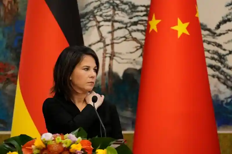 Europa verfolgt einen strengeren Ansatz gegenüber China und stärkt damit die US-Politik. 