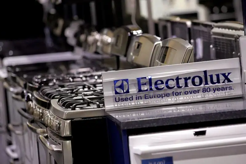 Das chinesische Unternehmen Midea macht Berichten zufolge ein Angebot für die Übernahme von Electrolux. 