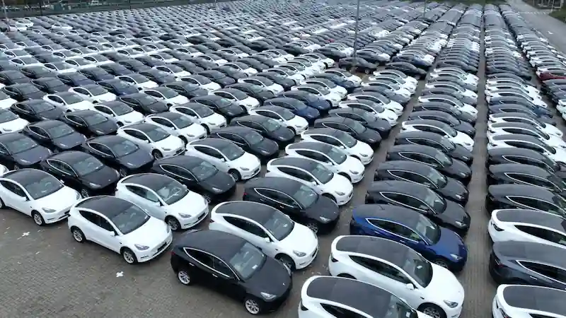 Tesla podnosi ceny samochodów na całym świecie, przy czym Chiny odnotowują największą podwyżkę cen. 