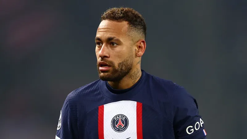 Il PSG denuncia il comportamento irrispettoso dei tifosi nei confronti di Neymar Jr. e Lionel Messi come 