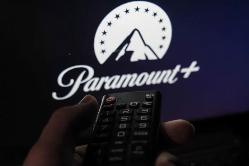 Akcje Paramount spadają po ogłoszeniu znacznych strat i obniżonych wypłat dywidend. 