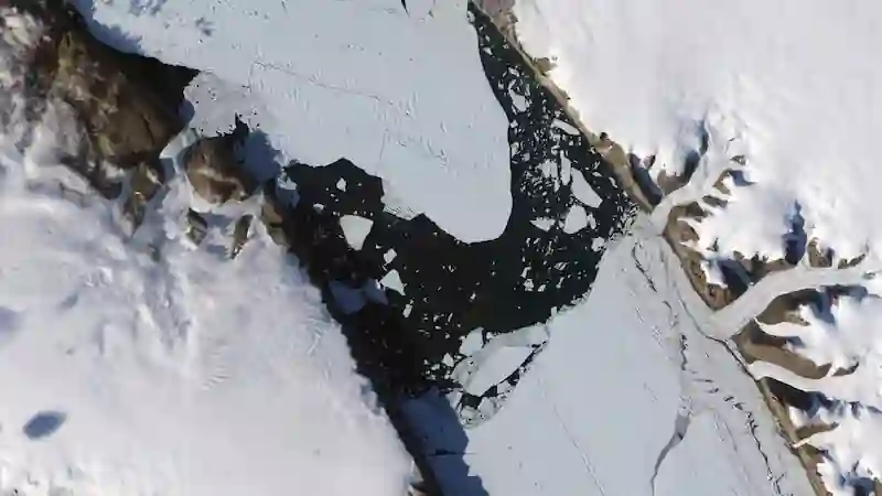 Greenland's Glacier Melting at Alarming Rate, Posing Threat to Accelerated Sea Level Rise, According to Study