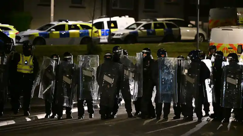 Deadly car crash involving teenagers leads to violent unrest in Cardiff