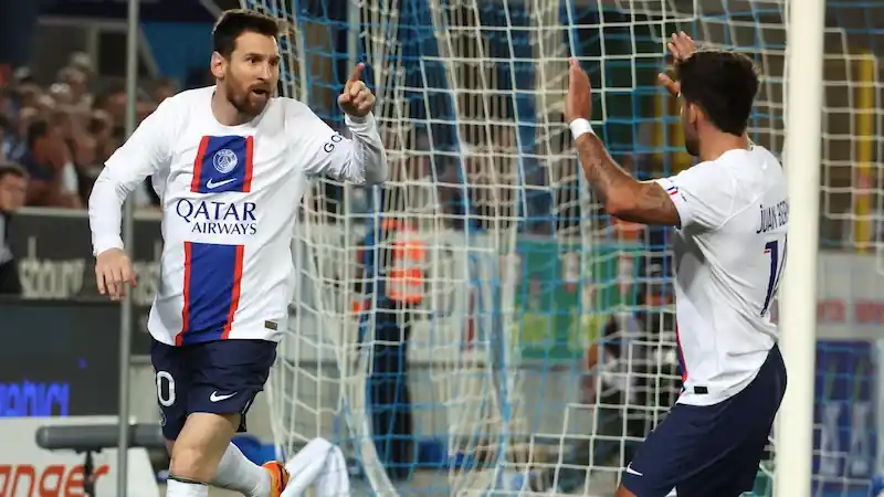 Lionel Messi bije rekord Cristiano Ronaldo, a PSG przechodzi do historii, zdobywając tytuł Ligue 1. 