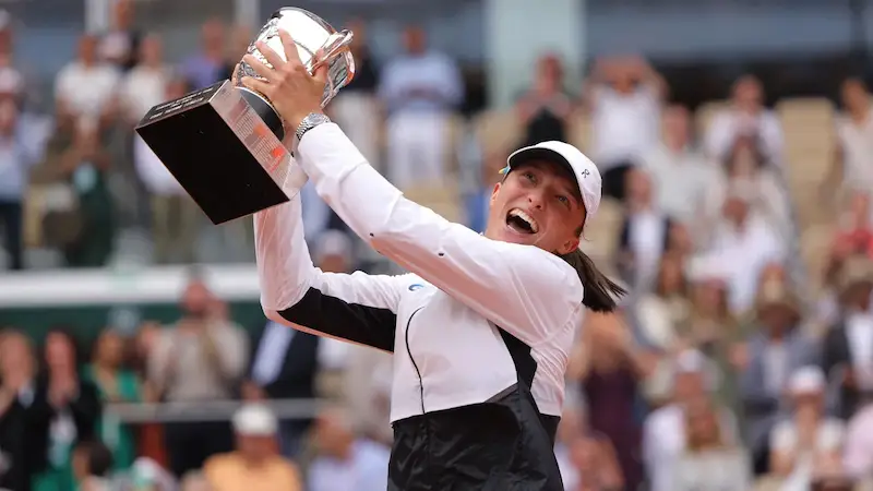 Iga Świątek claims French Open women's title in a gripping showdown against Karolína Muchová.