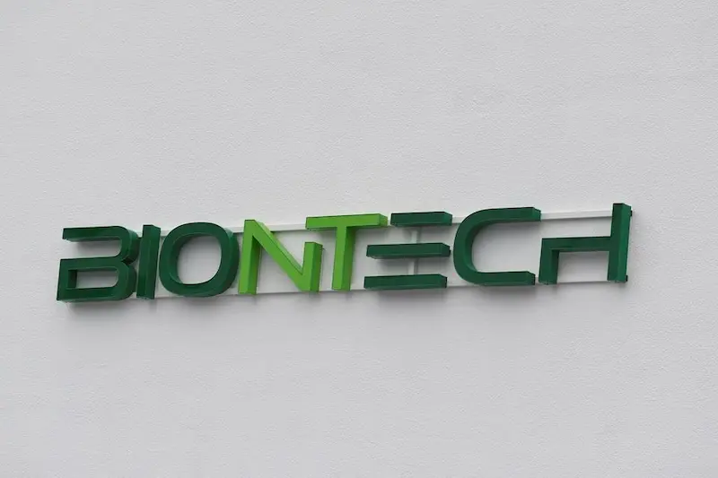 เยอรมันยื่นฟ้อง BioNTech ข้อหาผลข้างเคียงของวัคซีนโควิด 