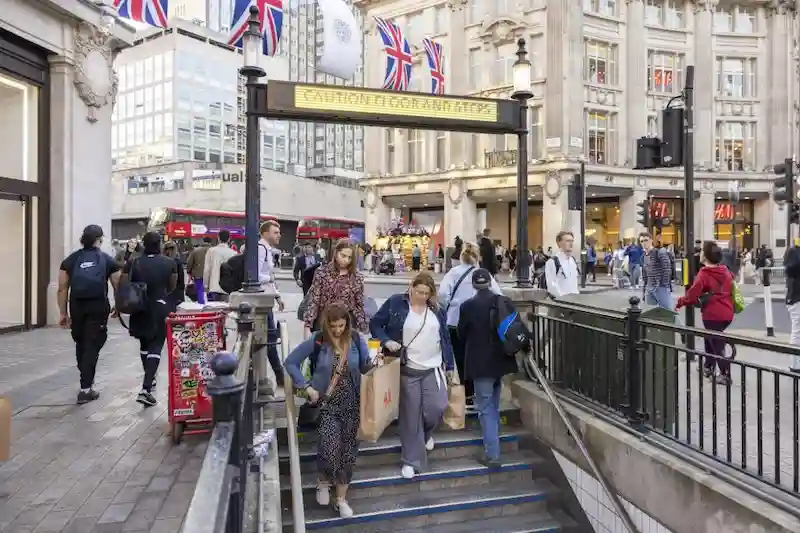 Retailers drive UK economy back to growth in April.