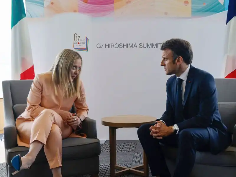 Macron i Meloni przeprowadzą we wtorek rozmowy w Paryżu. 