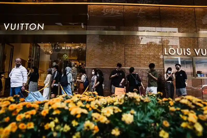 مالك Louis Vuitton يجذب اهتمام ESG باستثمار 17 مليار دولار