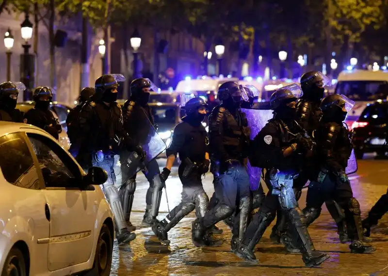 French protests show signs of calming as economic losses continue to rise.