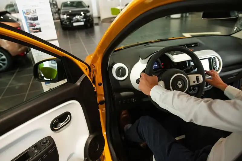 Le case automobilistiche europee entrano in concorrenza con le banche al dettaglio per i depositi