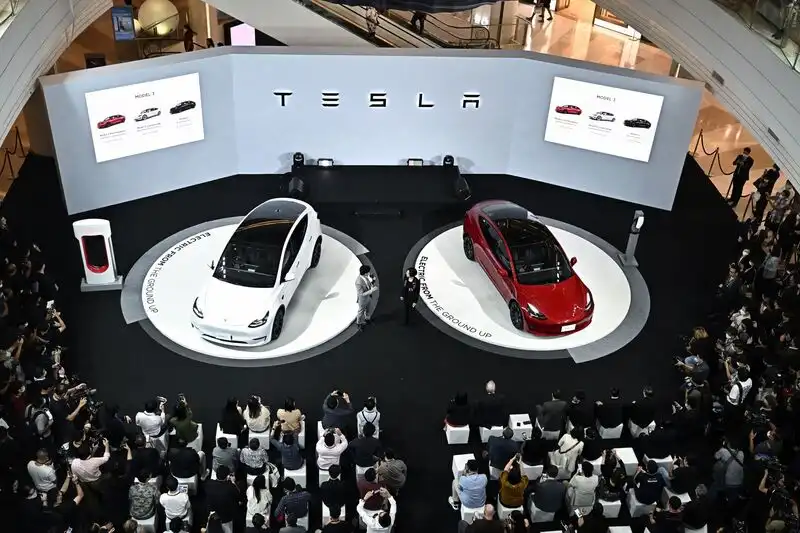 Tesla spinge i limiti dell'approccio semplicistico del modello di Elon Musk