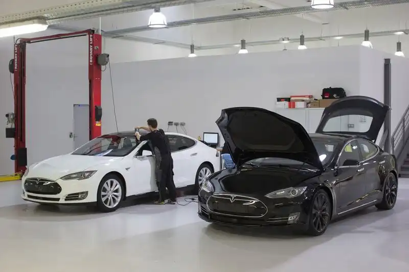 Le Maire Expresses Optimism for Tesla Factory in France.