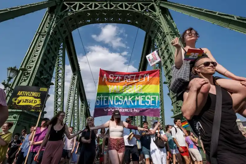 USA und Europa kritisieren Ungarn wegen Anti-LGBTQ-Gesetzgebung vor der Pride-Parade