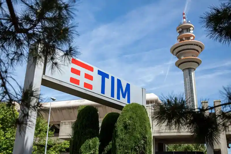 Apple'ı Satın Alma Girişiminden Mevcut Mücadelelere: Telecom Italia'yı Saldıran Sorunlar