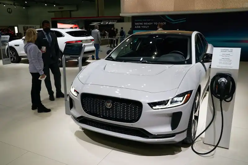 UK poised to be victorious in the race for Jaguar and Land Rover's electric battery facility