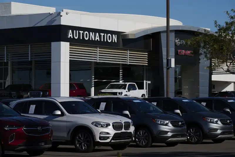 AutoNation and Carvana experience declining prices amid increasing margin pressures.