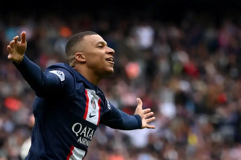 Kylian Mbappe, Suudi Arabistan Kulübü Al-Hilal'e Katılmak İçin Şaşırtıcı 333 Milyon Dolarlık Teklif Aldı