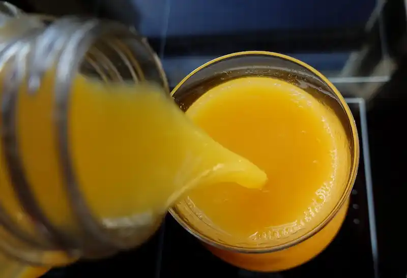 Record di prezzi elevati del succo d'arancia a causa di malattie delle colture in Florida e Brasile