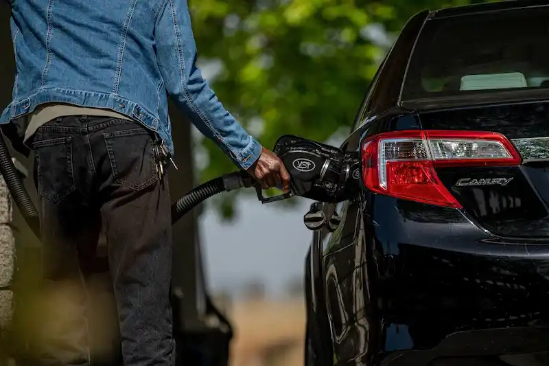 Global Gasoline Prices Soar, Amplifying Inflation Worries