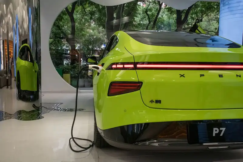Volkswagen sichert sich Xpeng-Investition in Höhe von 700 Millionen US-Dollar zur Stärkung der Elektrofahrzeug-Partnerschaft in China