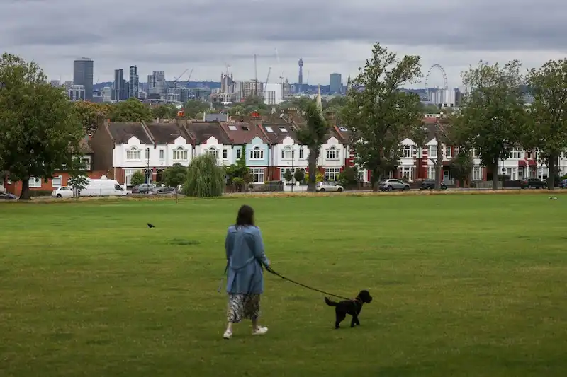 UK Millennials opt to live with parents rather than pursuing property ownership