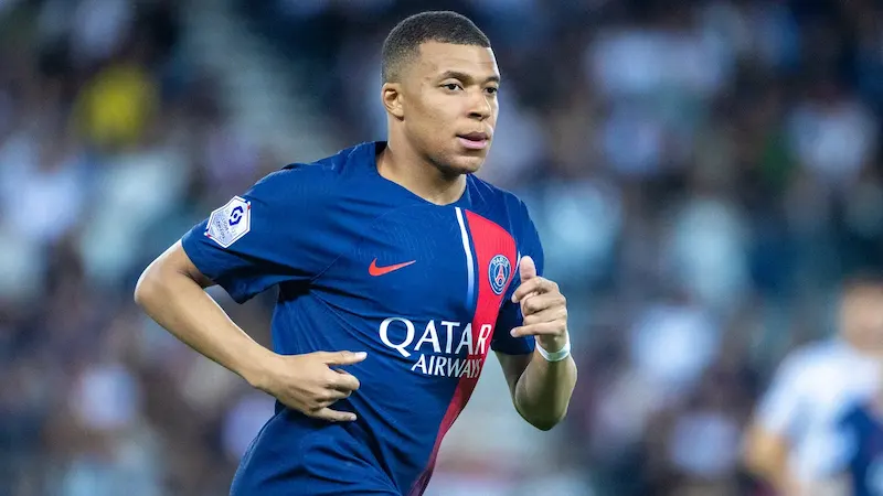 Kylian Mbappé given green light to return to PSG's main squad following productive discussions