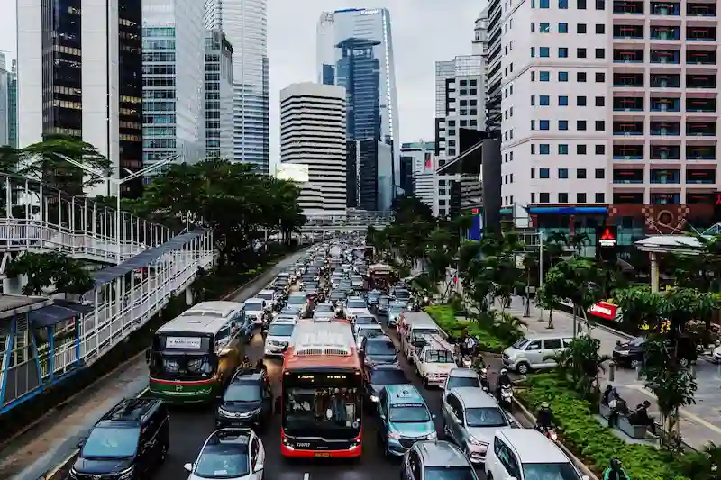 Jokowi Contemplates Imposing Pollution Tax as Jakarta Grapples with Severe Air Quality Issues