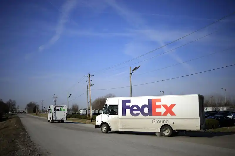 FedEx è alle prese con sfide di sicurezza tra l'aumento degli incidenti alla guida e l'aumento dei costi assicurativi. 