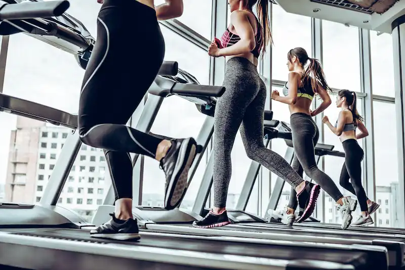 I pericoli nascosti dell'abbigliamento da allenamento: i tuoi vestiti o la tua attrezzatura da yoga ti mettono a rischio