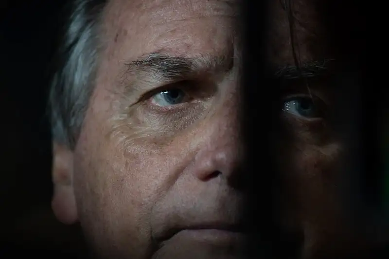 L'ex presidente brasiliano Bolsonaro avrebbe tentato di hackerare il sistema di voto, sostiene l'hacker