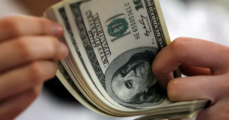 I pagamenti globali in dollari hanno raggiunto il massimo storico a luglio, riferisce Swift