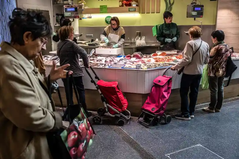 Spain's Inflation Accelerates in Early Insight into Vital Data for ECB