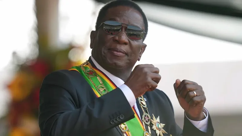 Il presidente dello Zimbabwe Mnangagwa presta giuramento nel mezzo di elezioni controverse