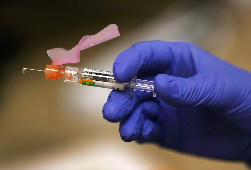 Il vaccino antinfluenzale precoce dimostra l'efficacia nella prevenzione del ricovero ospedaliero. 